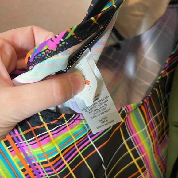 Y2K INSPO Hula Honey Abstract Low Back Halter Tankini - Picture 5 of 5